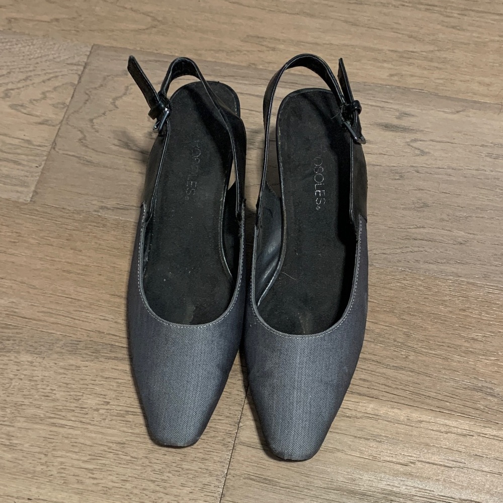 AEROSOLES Charcoal Gray Slingback Kitten Heels Size 8 - Picture 3 of 8